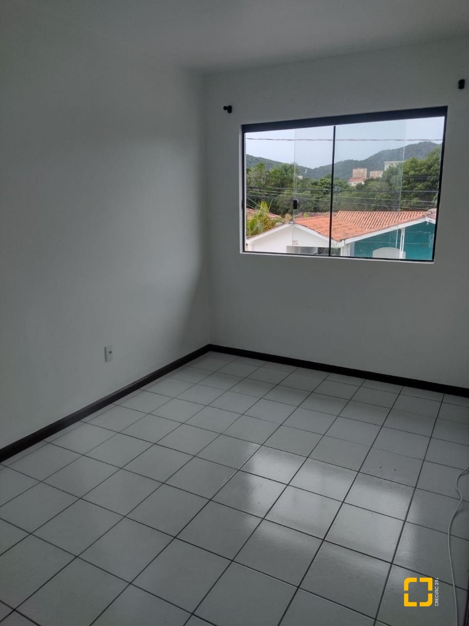 Casa com 600m², 10 quartos, 6 garagens, no bairro Ingleses em Florianópolis