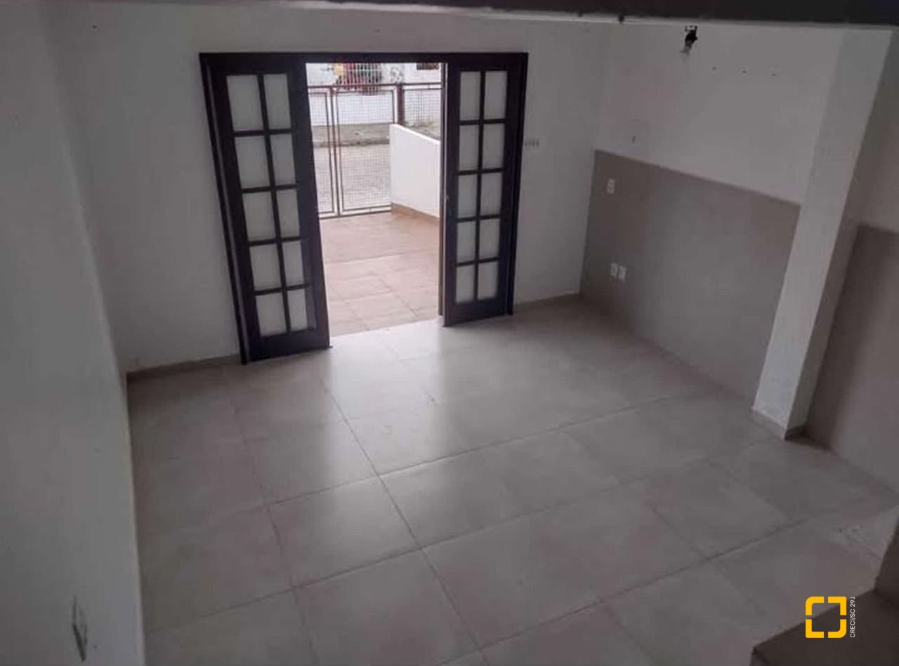 Casa com 600m², 10 quartos, 6 garagens, no bairro Ingleses em Florianópolis