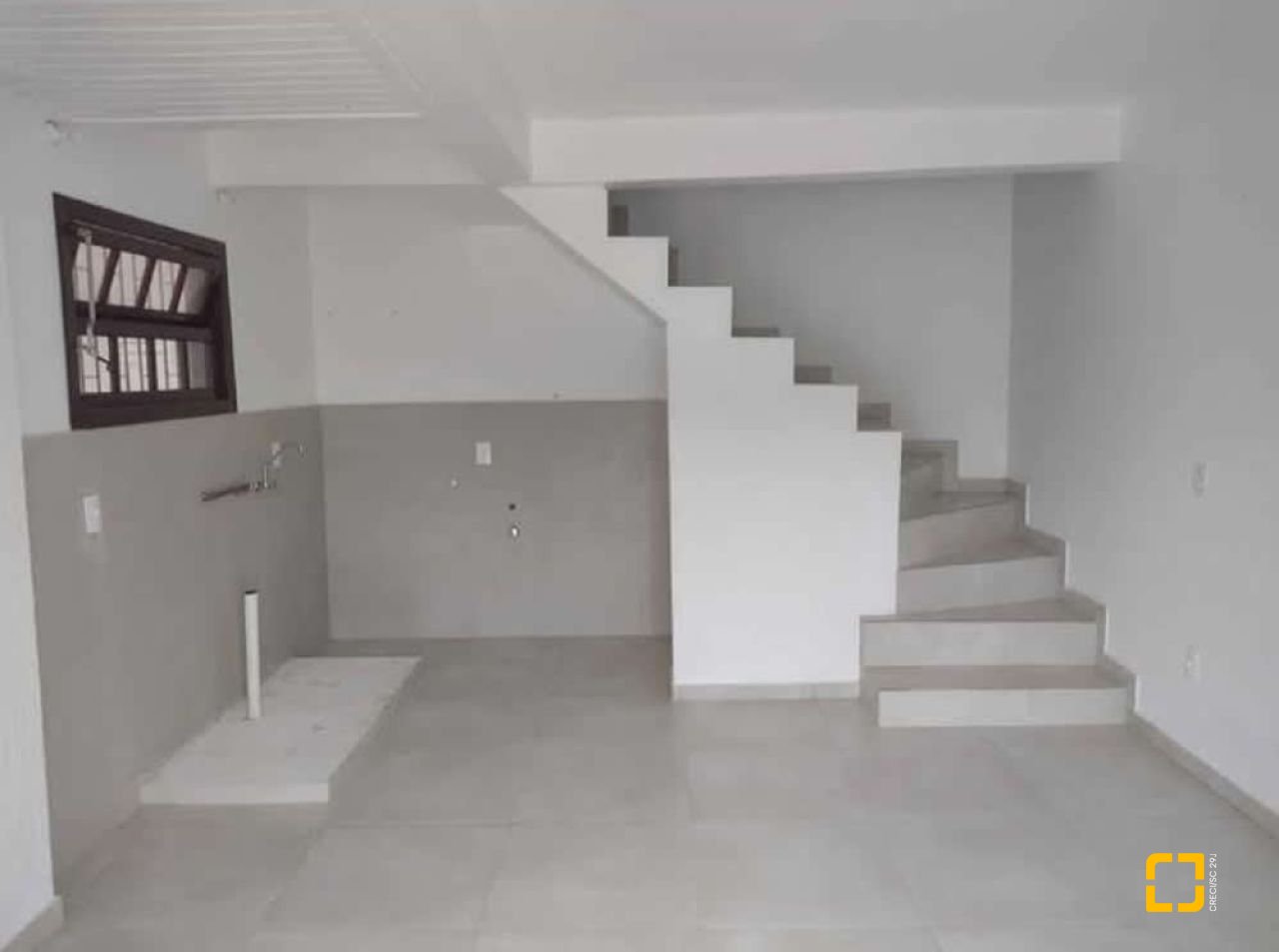 Casa com 600m², 10 quartos, 6 garagens, no bairro Ingleses em Florianópolis