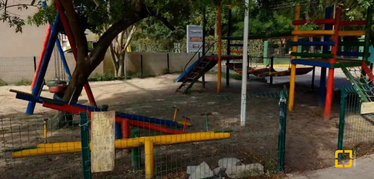 Casa com 95m², 2 garagens, no bairro Ingleses do Rio Vermelho em Florianópolis