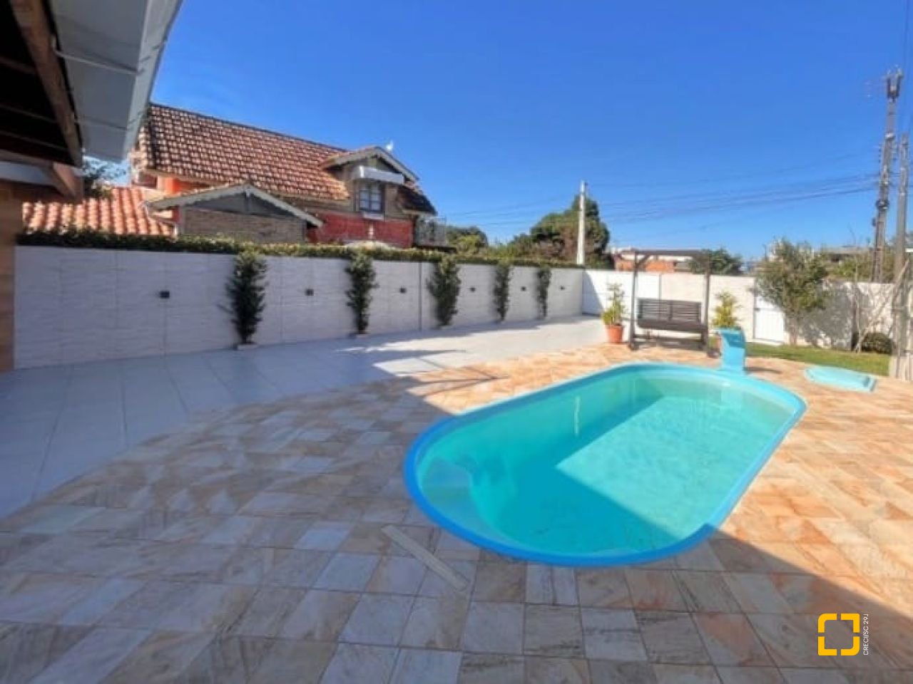 Casa com 420m², 6 quartos (sendo 3 suítes), 2 garagens, no bairro Rio Vermelho em Florianópolis