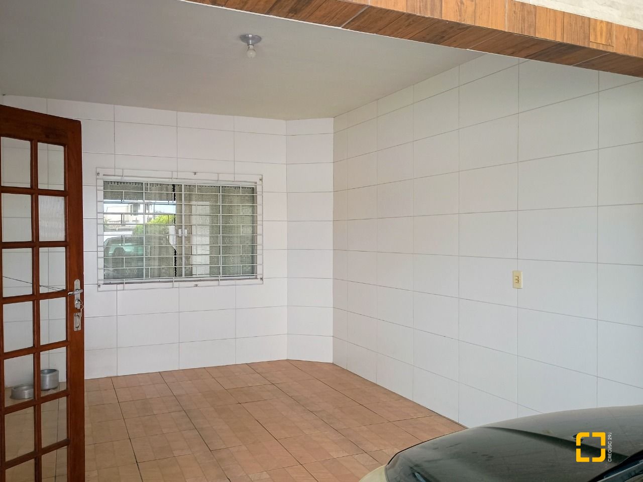 Casa com 420m², 6 quartos (sendo 3 suítes), 2 garagens, no bairro Rio Vermelho em Florianópolis