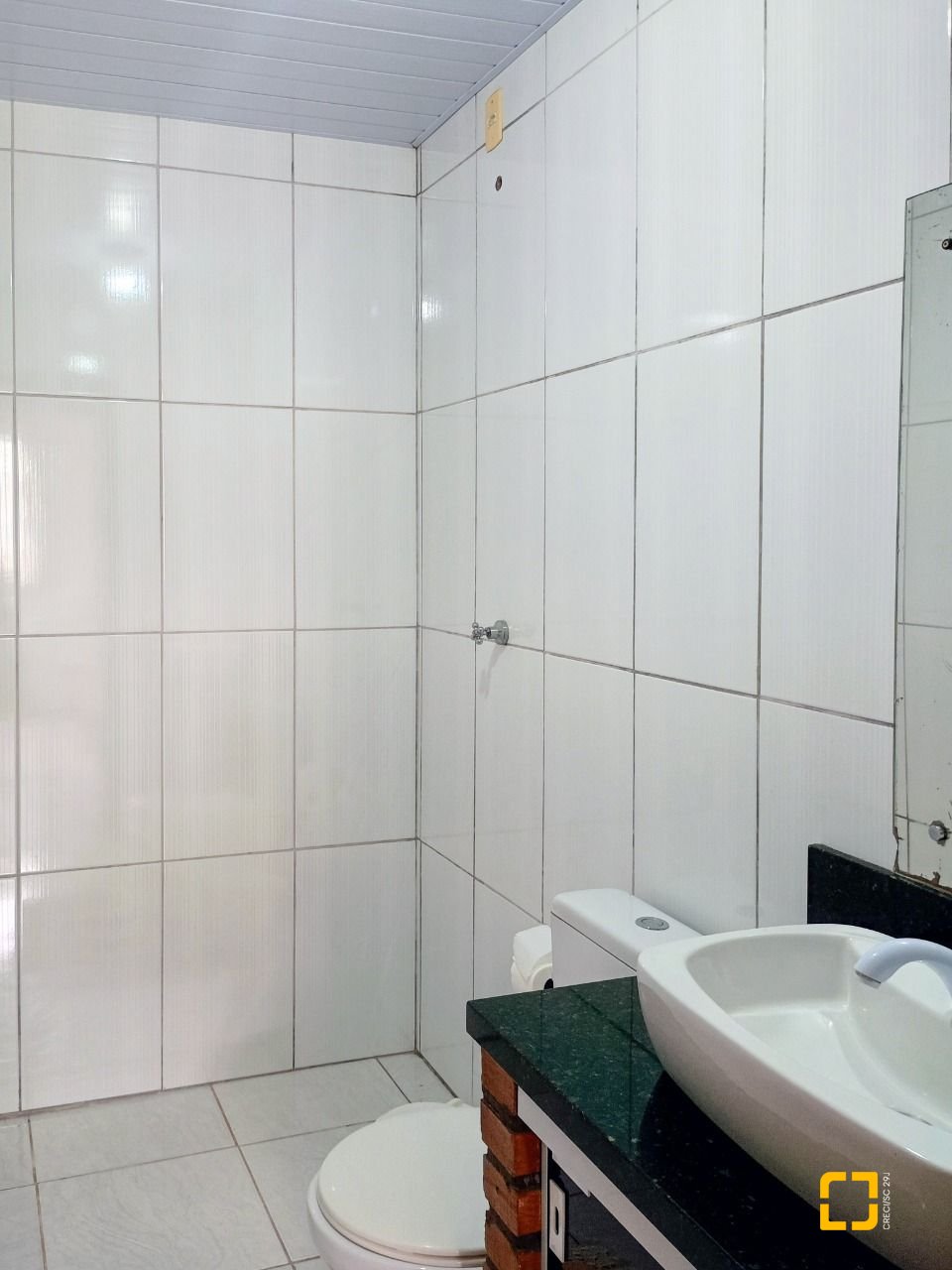 Casa com 420m², 6 quartos (sendo 3 suítes), 2 garagens, no bairro Rio Vermelho em Florianópolis