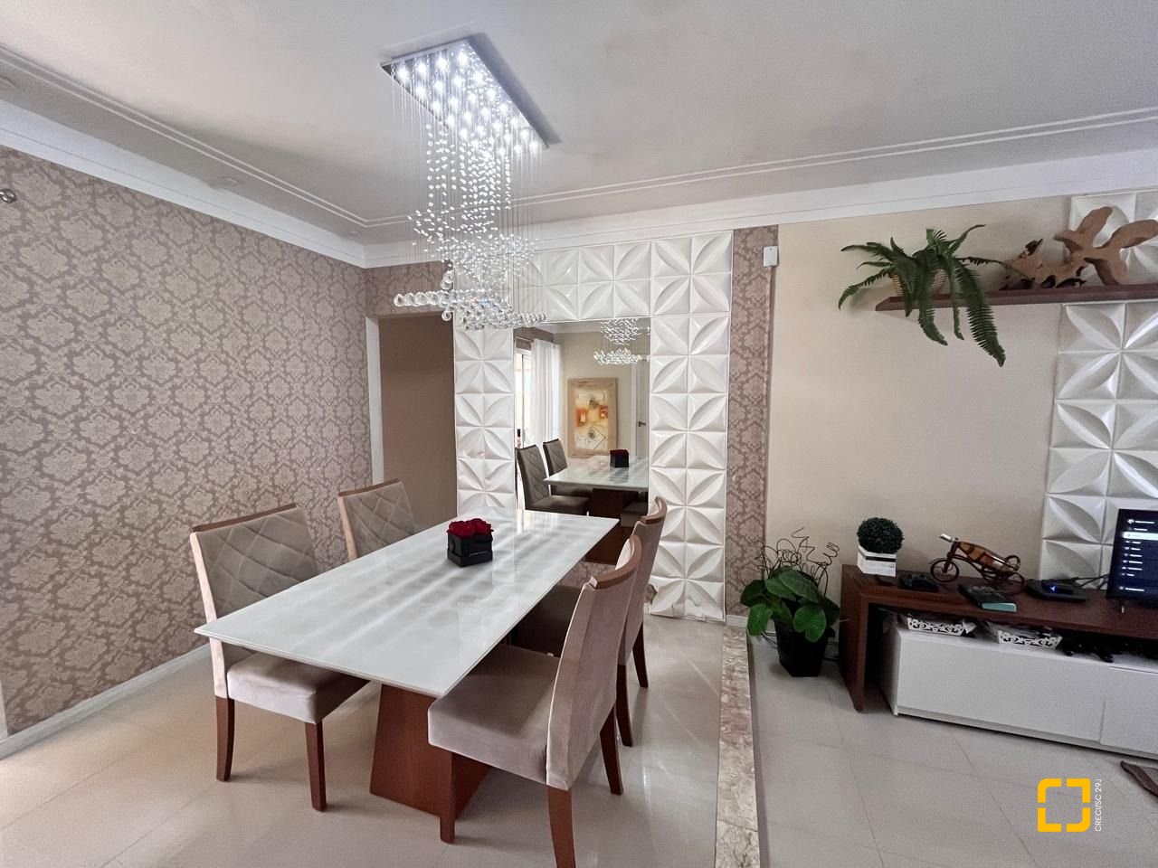 Casa com 140m², 5 quartos (sendo 1 suíte), 2 garagens, no bairro Pedra Branca em Palhoça