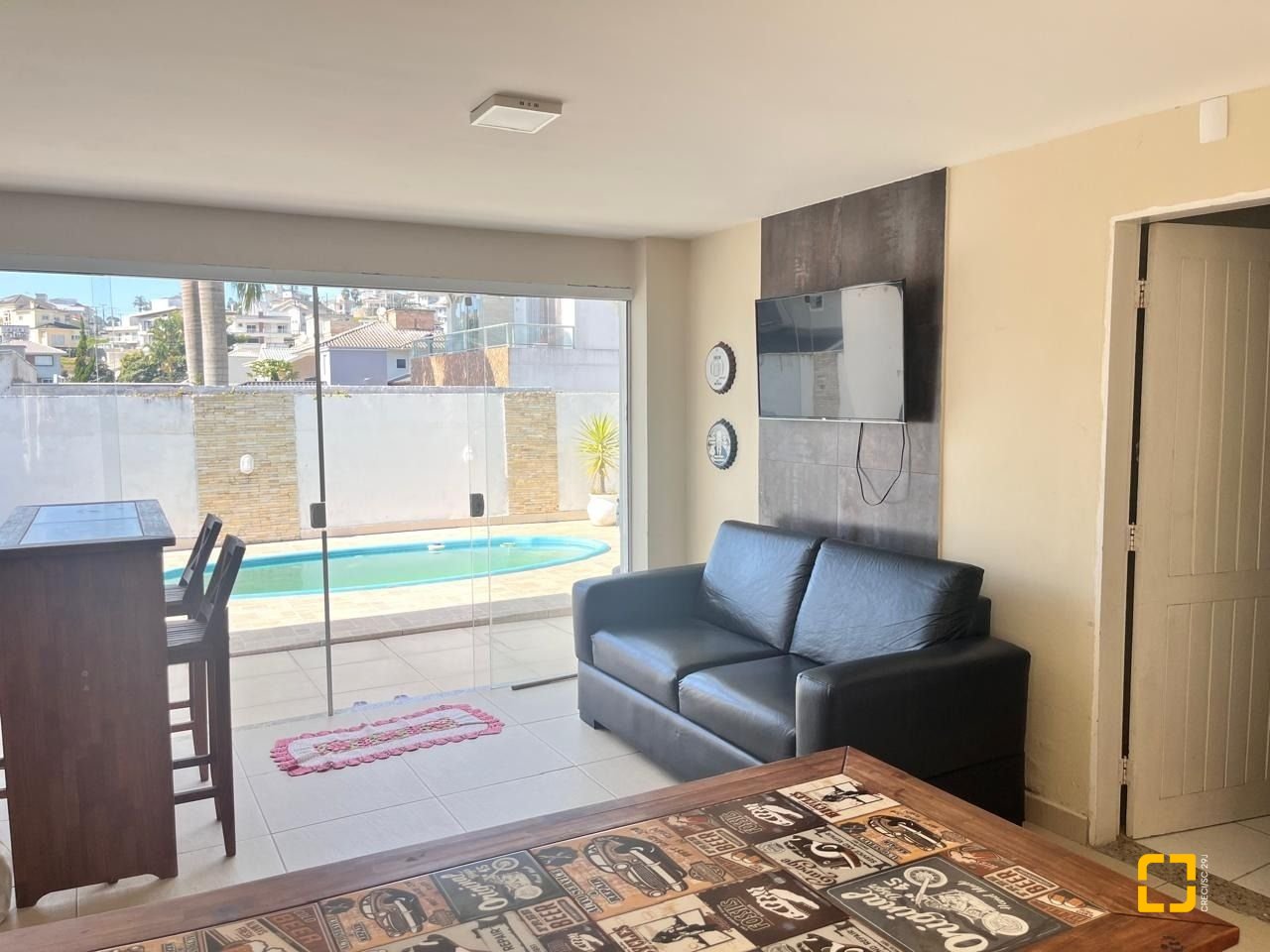 Casa com 140m², 5 quartos (sendo 1 suíte), 2 garagens, no bairro Pedra Branca em Palhoça