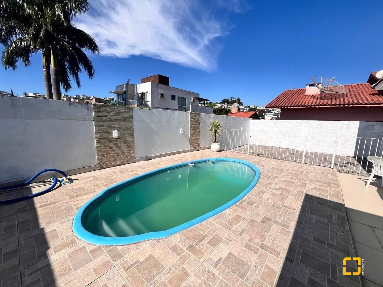Casa com 140m², 5 quartos (sendo 1 suíte), 2 garagens, no bairro Pedra Branca em Palhoça