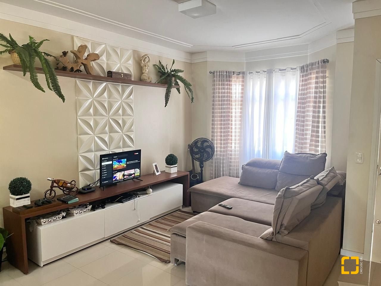 Casa com 140m², 4 quartos (sendo 1 suíte), 2 garagens, no bairro Pedra Branca em Palhoça