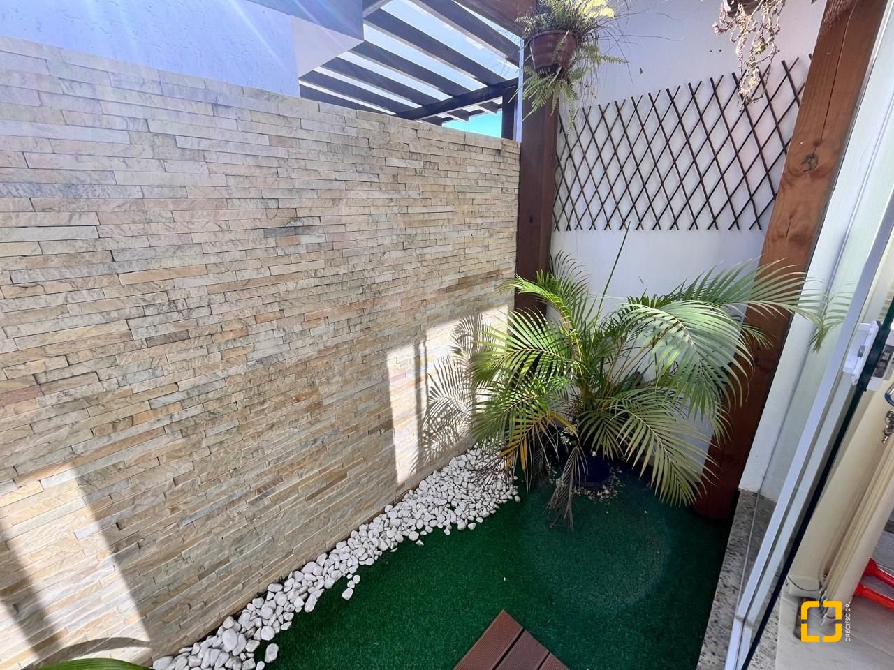 Casa com 140m², 4 quartos (sendo 1 suíte), 2 garagens, no bairro Pedra Branca em Palhoça