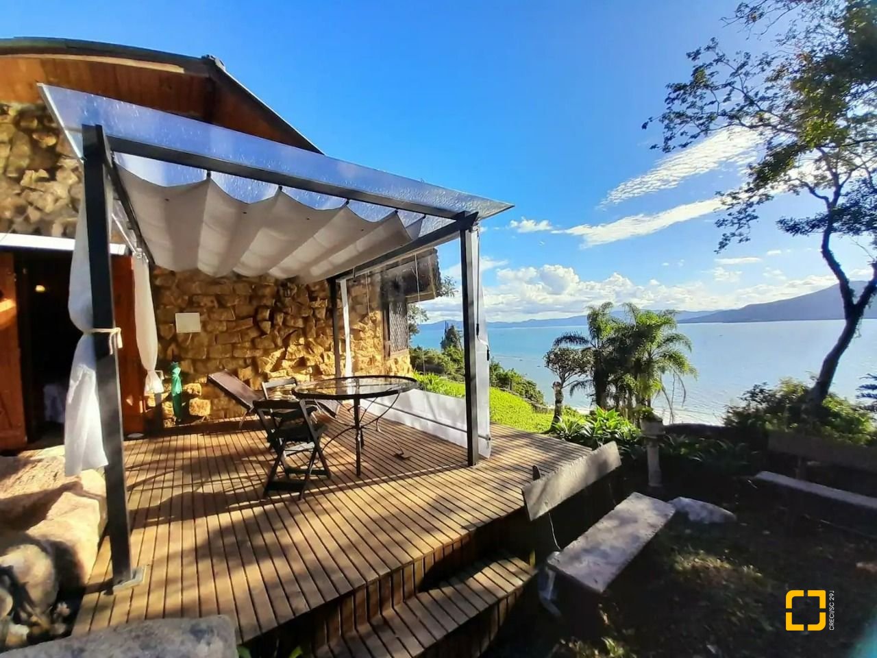 Casa Comercial com 226m², 4 garagens, no bairro Jurerê em Florianópolis