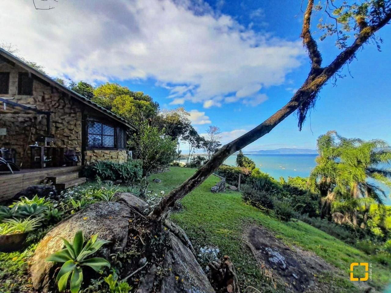 Casa Comercial com 226m², 4 garagens, no bairro Jurerê em Florianópolis