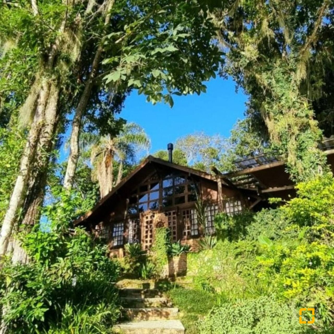 Casa Comercial com 226m², 4 garagens, no bairro Jurerê em Florianópolis
