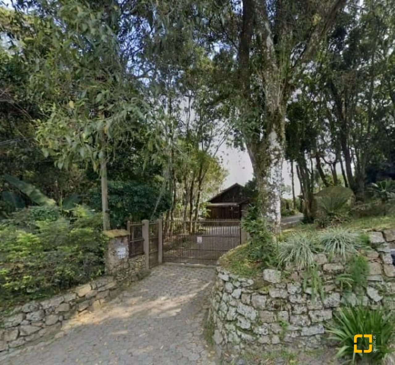 Casa Comercial com 226m², 4 garagens, no bairro Jurerê em Florianópolis