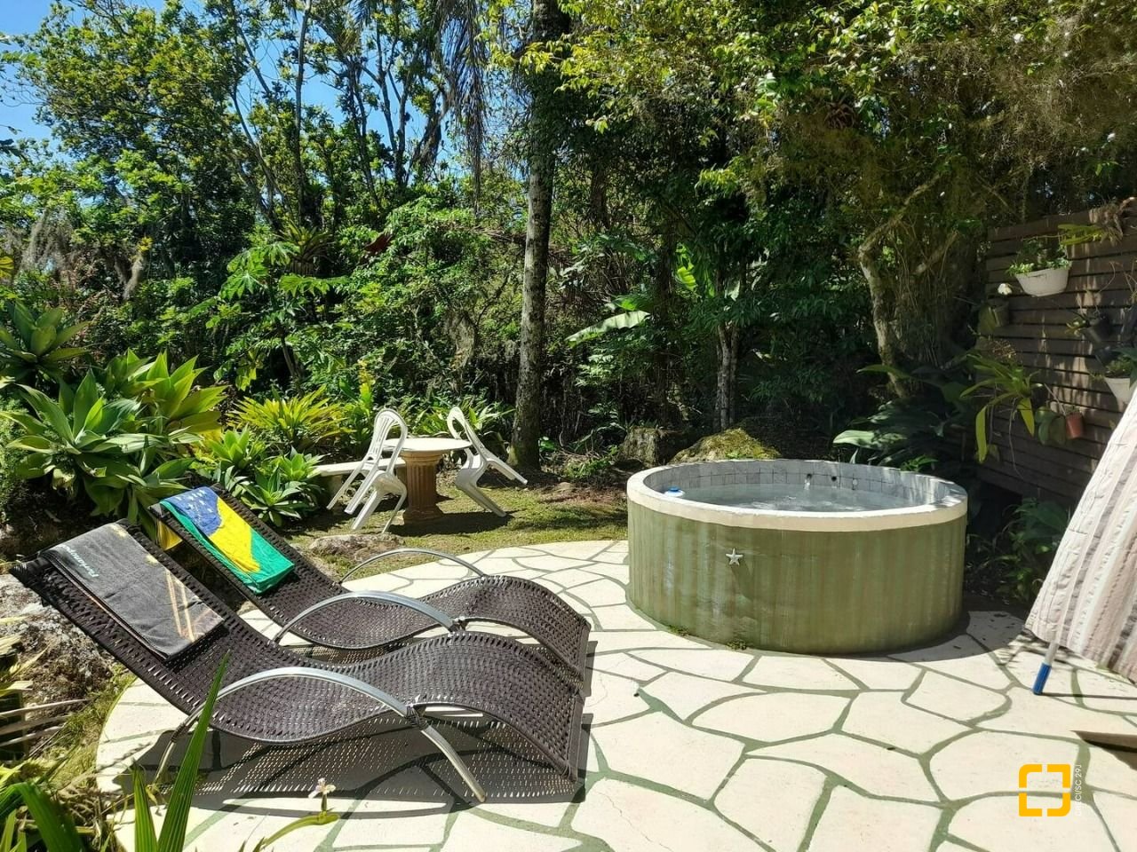 Casa Comercial com 226m², 4 garagens, no bairro Jurerê em Florianópolis