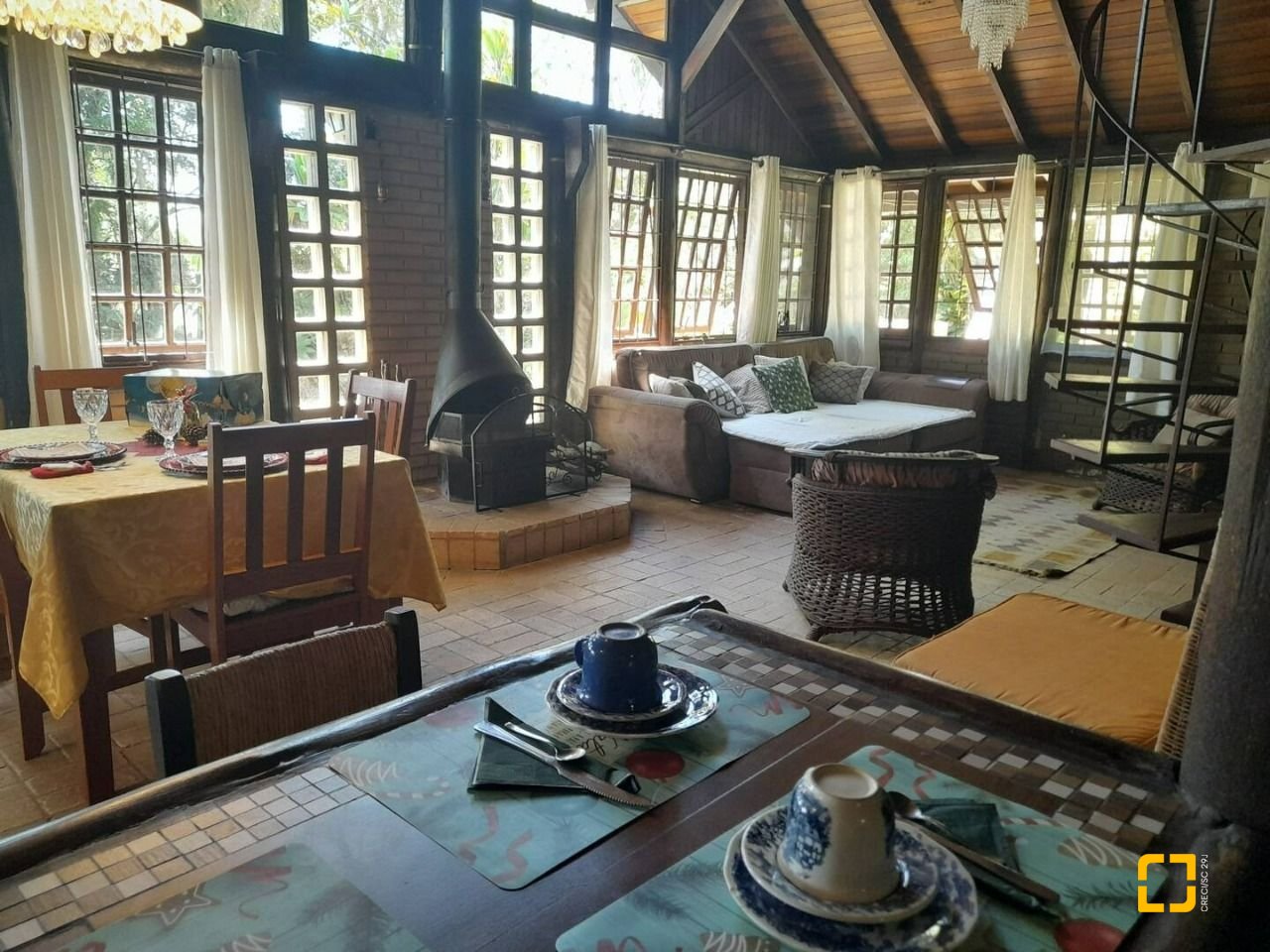 Casa Comercial com 226m², 4 garagens, no bairro Jurerê em Florianópolis