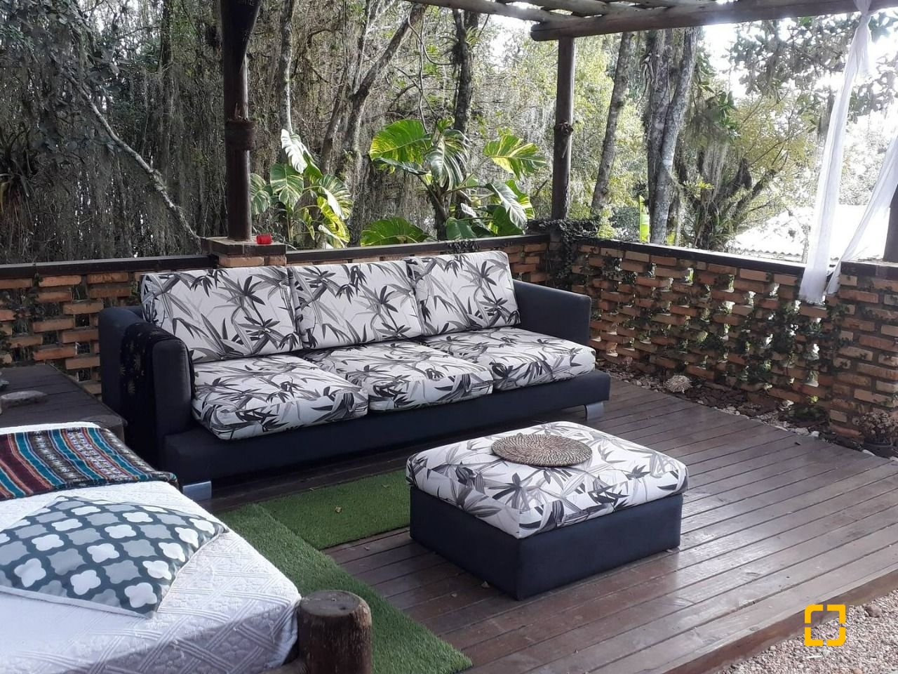 Casa Comercial com 226m², 4 garagens, no bairro Jurerê em Florianópolis