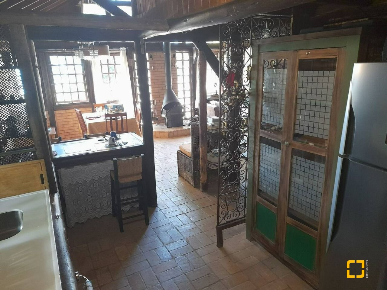 Casa Comercial com 226m², 4 garagens, no bairro Jurerê em Florianópolis