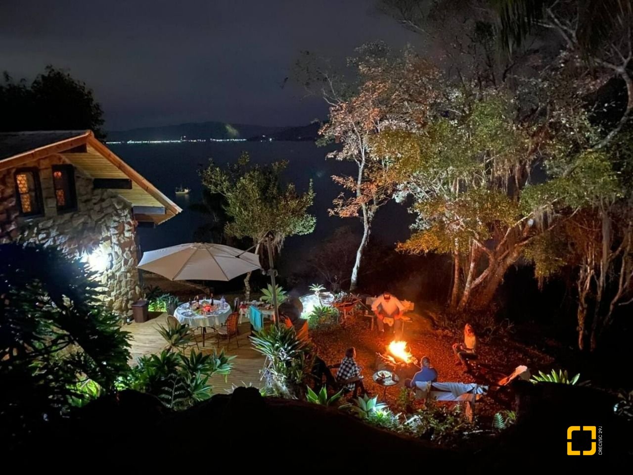 Casa Comercial com 226m², 4 garagens, no bairro Jurerê em Florianópolis