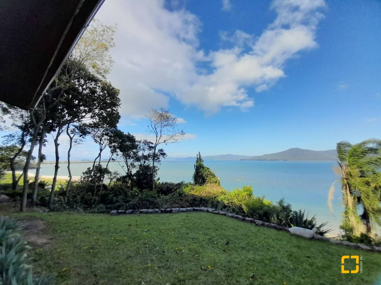 Casa Comercial com 226m², 4 garagens, no bairro Jurerê em Florianópolis