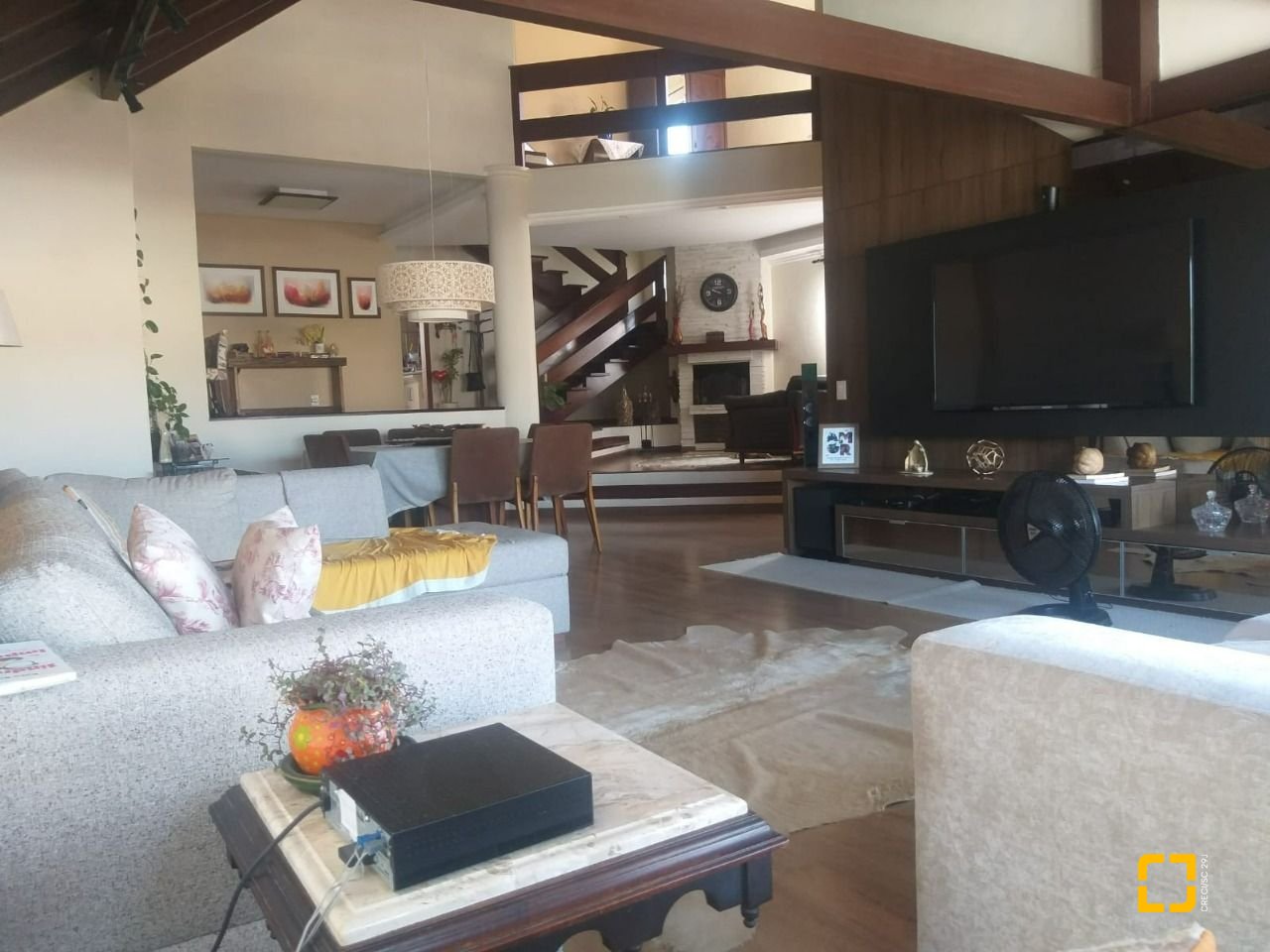 Casa com 309m², 6 quartos (sendo 3 suítes), 4 garagens, no bairro João Paulo em Florianópolis