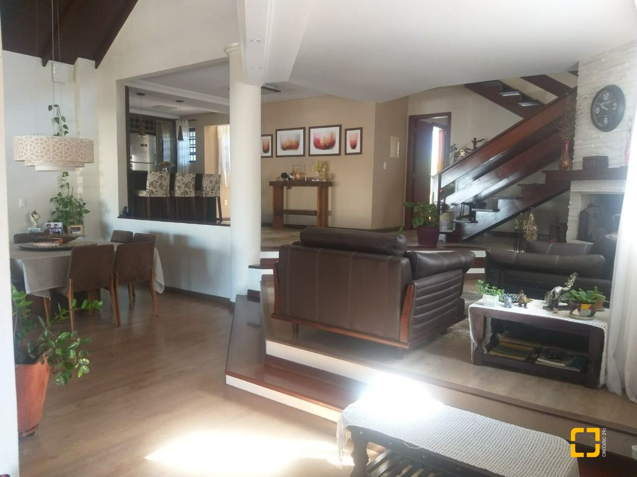 Casa com 309m², 6 quartos (sendo 3 suítes), 4 garagens, no bairro João Paulo em Florianópolis