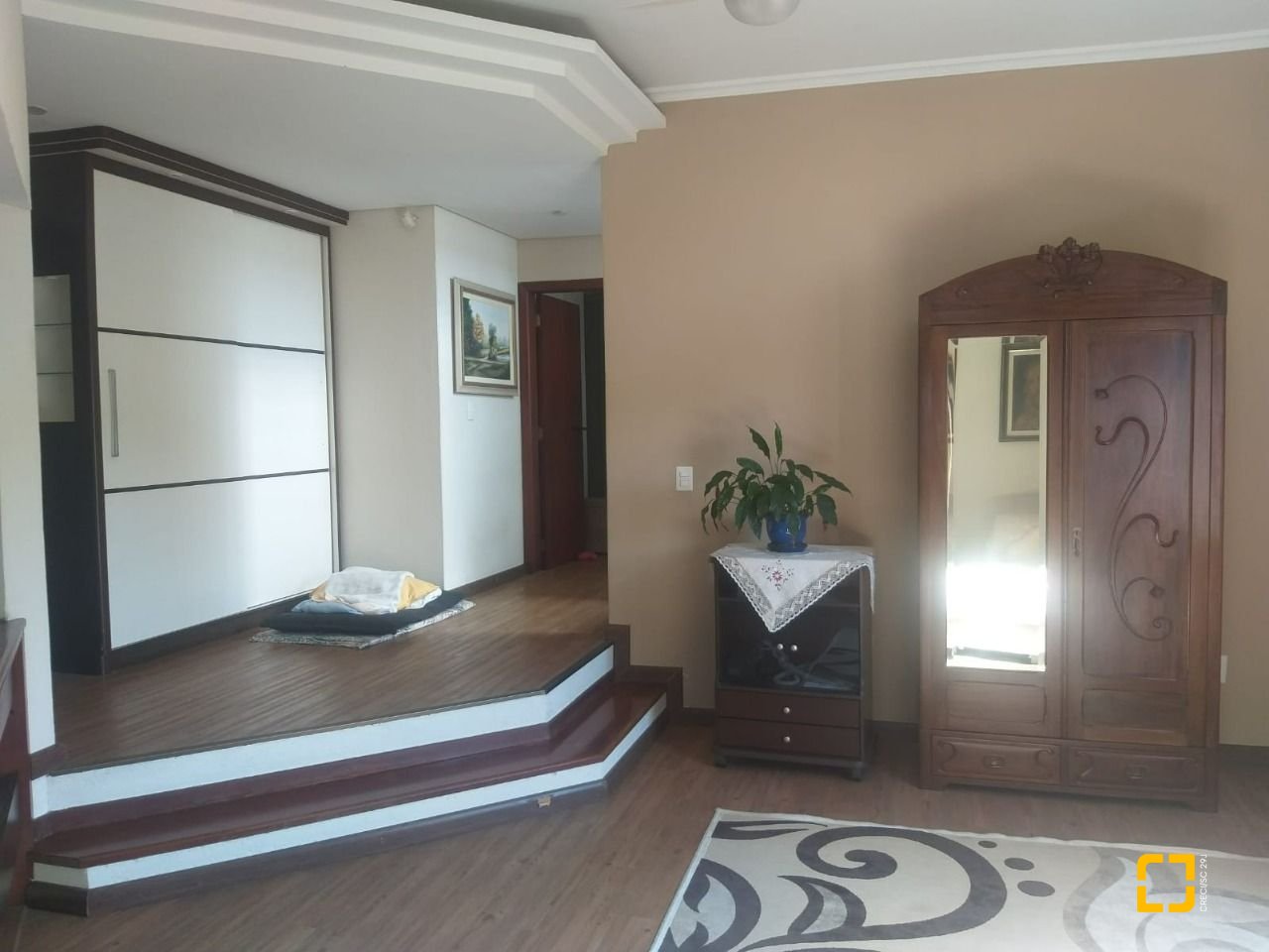 Casa com 309m², 6 quartos (sendo 3 suítes), 4 garagens, no bairro João Paulo em Florianópolis