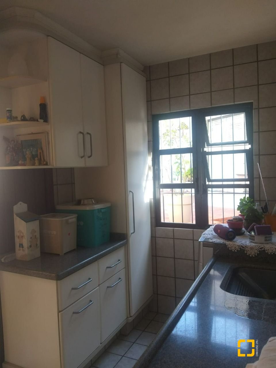 Casa com 309m², 6 quartos (sendo 3 suítes), 4 garagens, no bairro João Paulo em Florianópolis