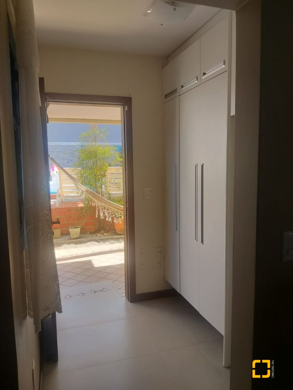 Casa com 309m², 6 quartos (sendo 3 suítes), 4 garagens, no bairro João Paulo em Florianópolis
