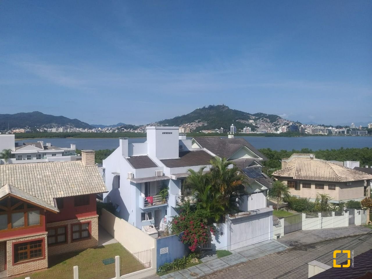 Casa com 309m², 6 quartos (sendo 3 suítes), 4 garagens, no bairro João Paulo em Florianópolis