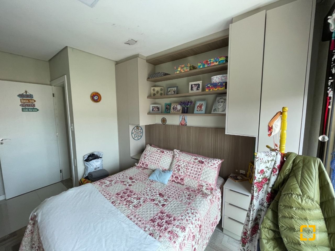 Apartamento com 170m², 5 quartos (sendo 2 suítes), 1 garagem, no bairro Ingleses em Florianópolis
