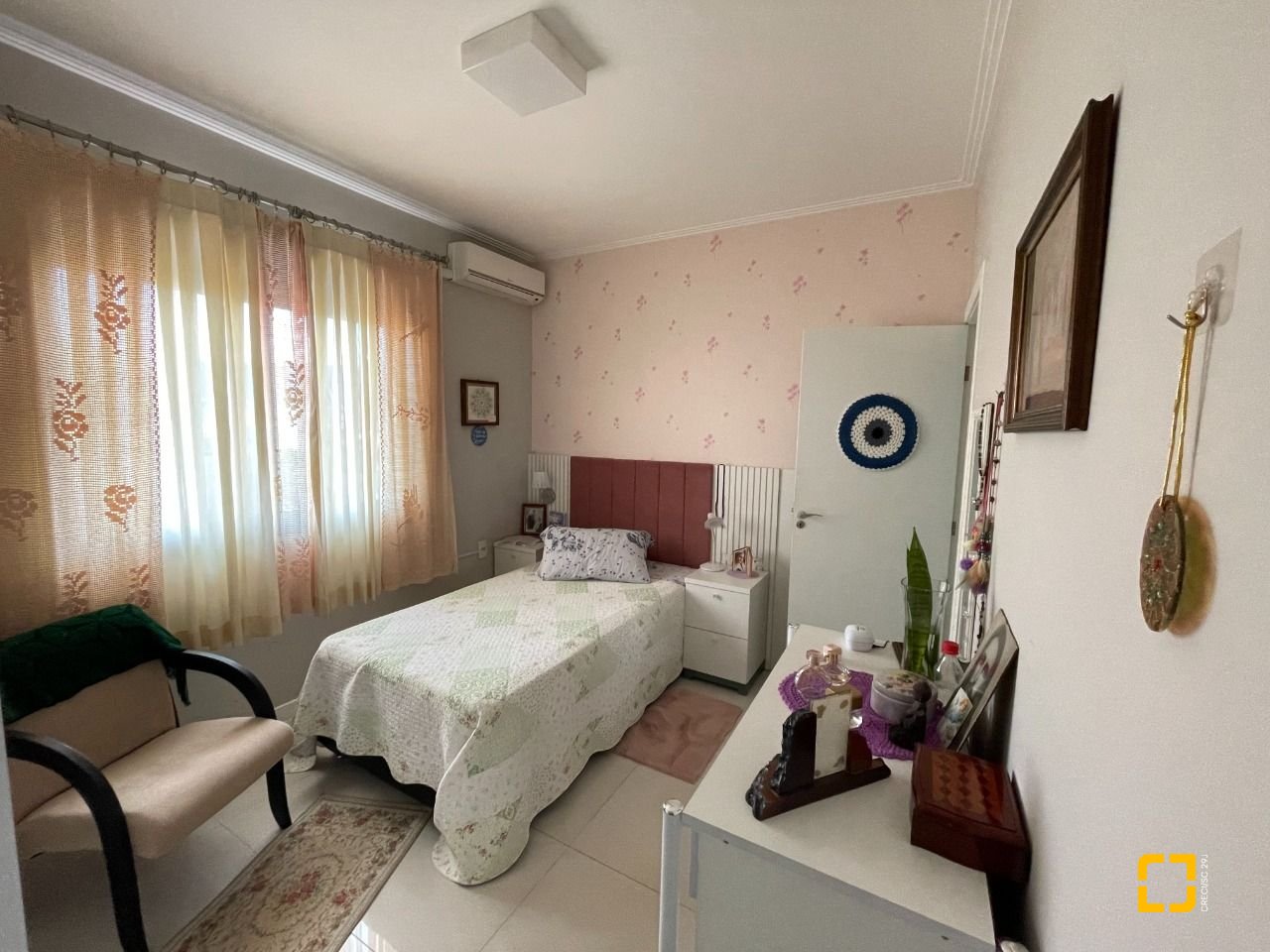 Apartamento com 170m², 5 quartos (sendo 2 suítes), 1 garagem, no bairro Ingleses em Florianópolis