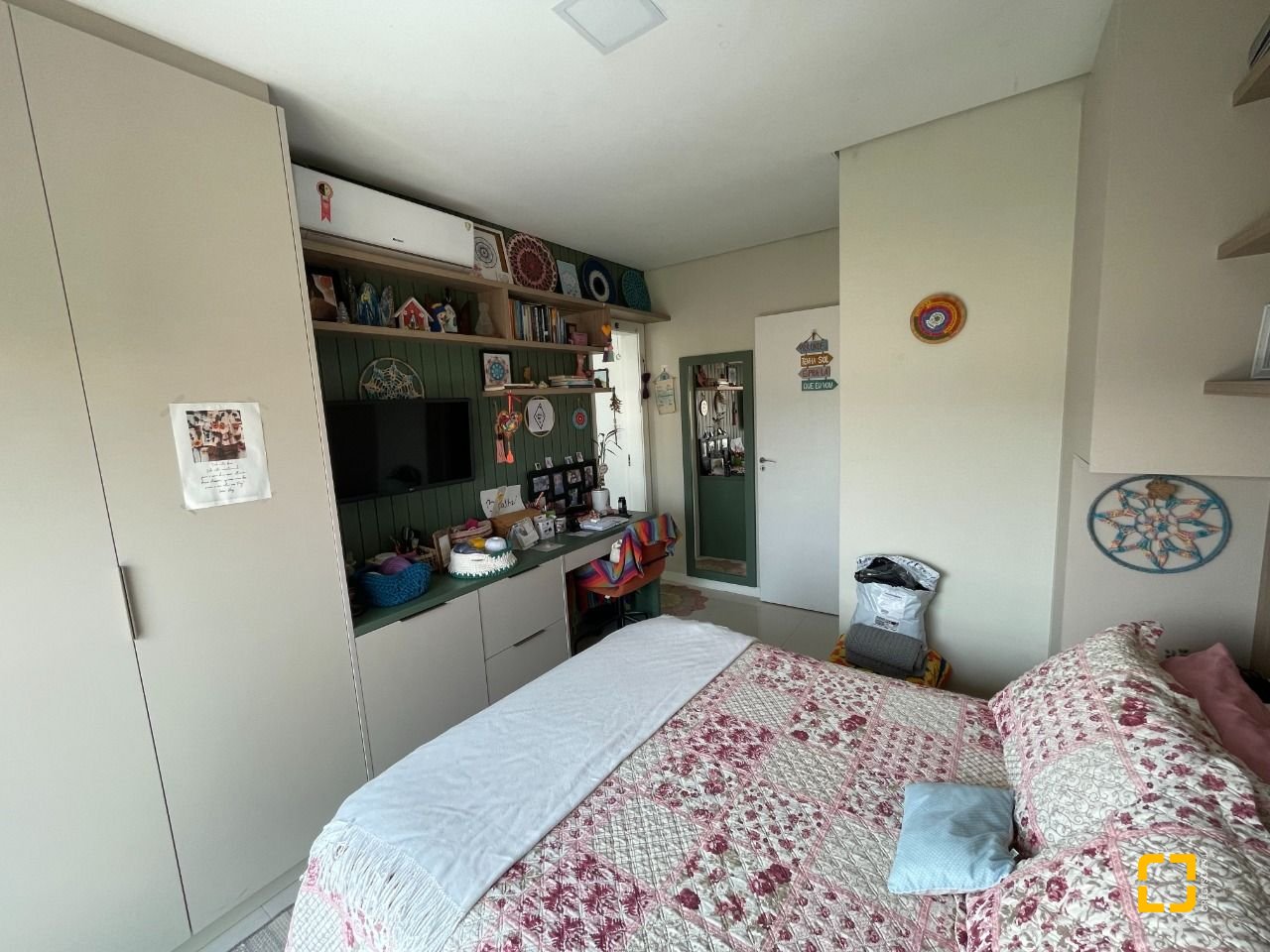 Apartamento com 170m², 5 quartos (sendo 2 suítes), 1 garagem, no bairro Ingleses em Florianópolis