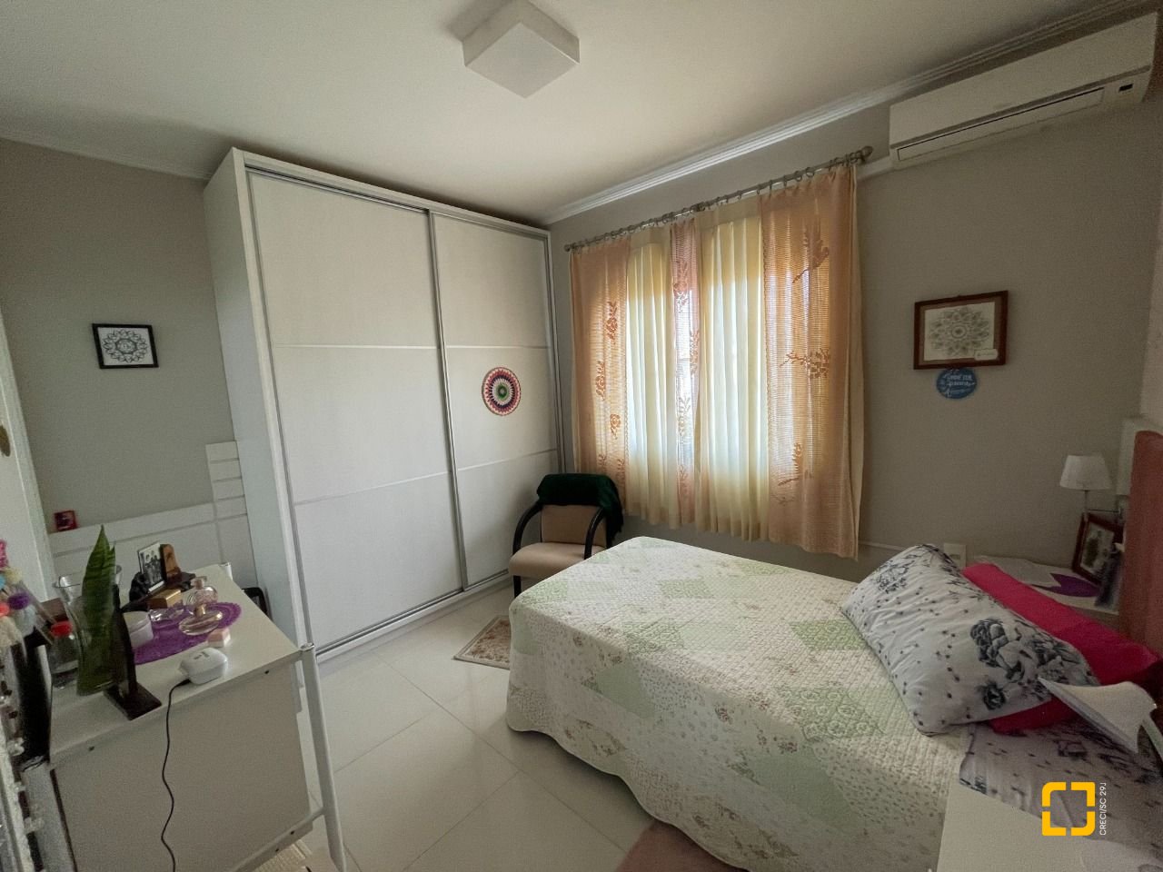 Apartamento com 170m², 5 quartos (sendo 2 suítes), 1 garagem, no bairro Ingleses em Florianópolis