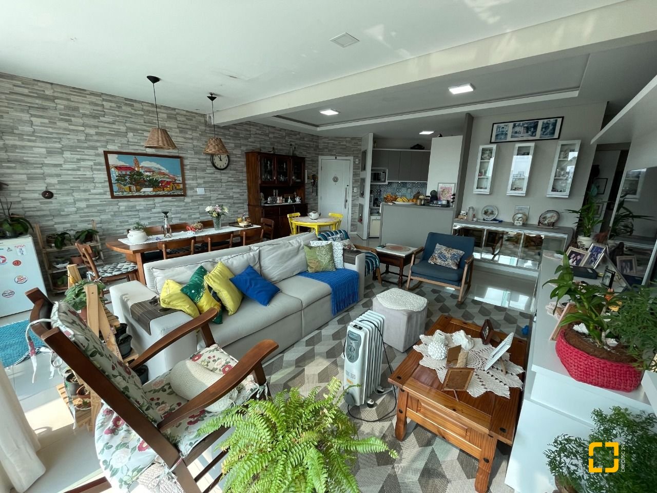 Apartamento com 170m², 5 quartos (sendo 2 suítes), 1 garagem, no bairro Ingleses em Florianópolis
