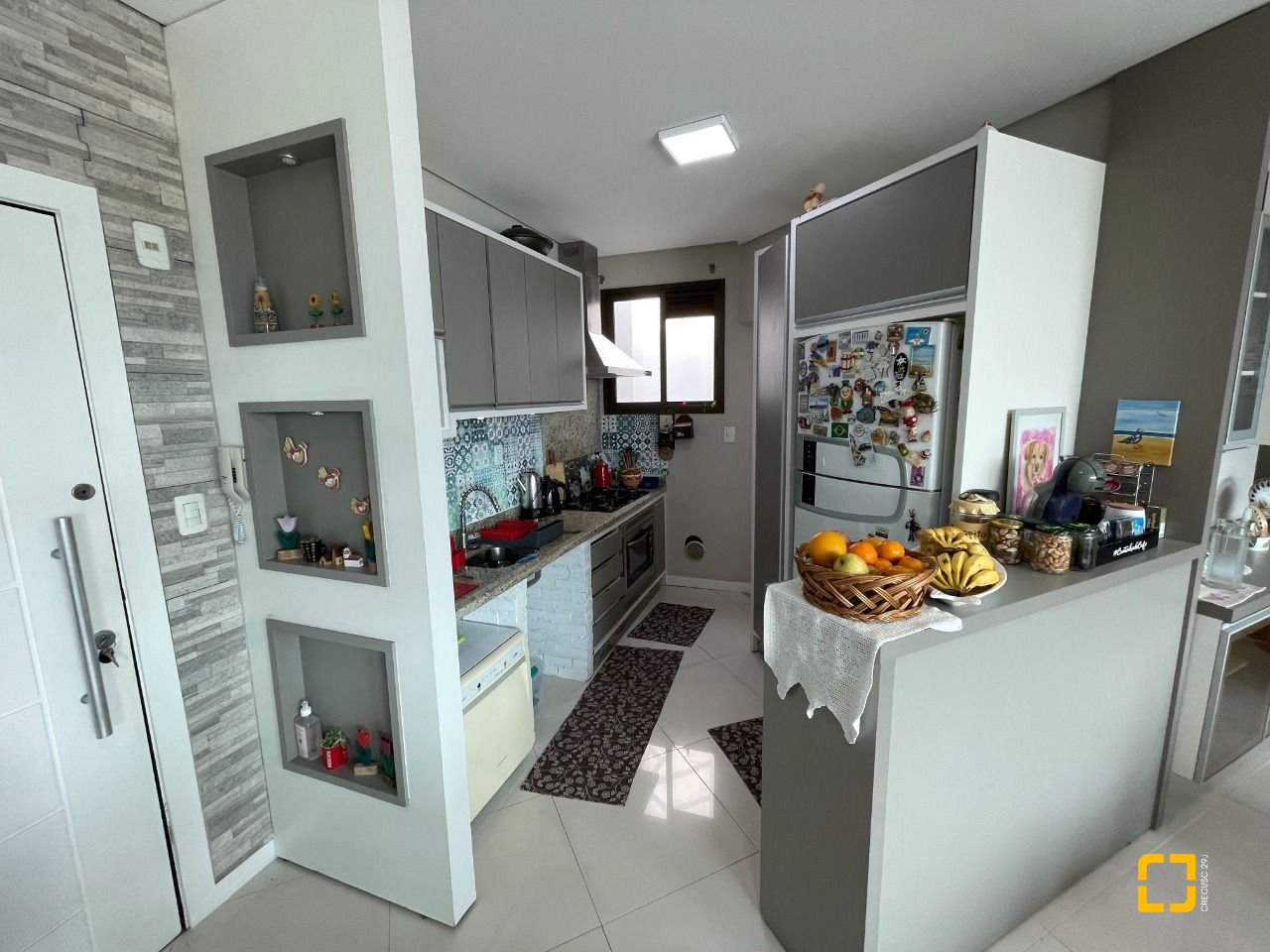 Apartamento com 170m², 5 quartos (sendo 2 suítes), 1 garagem, no bairro Ingleses em Florianópolis