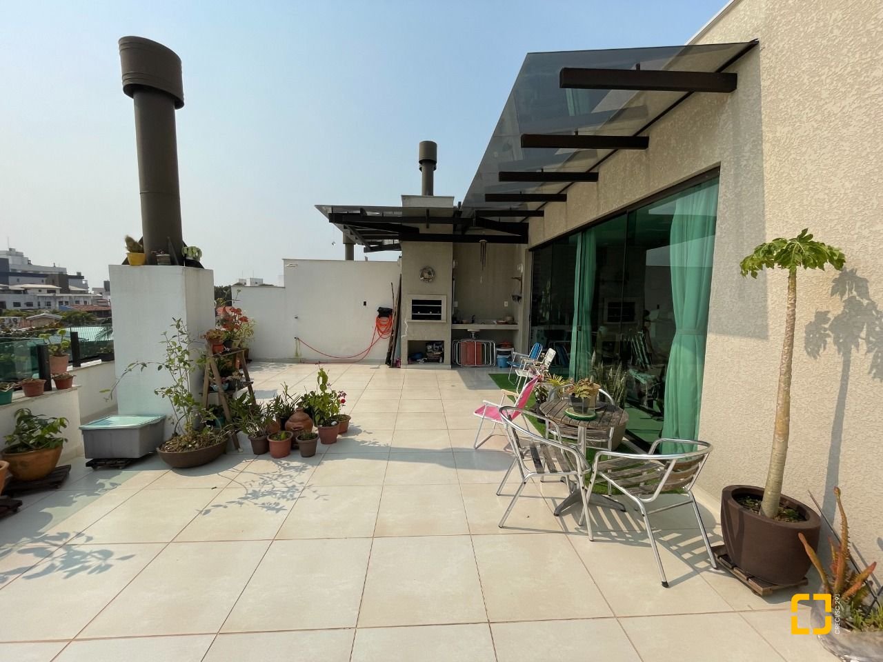 Apartamento com 170m², 5 quartos (sendo 2 suítes), 1 garagem, no bairro Ingleses em Florianópolis