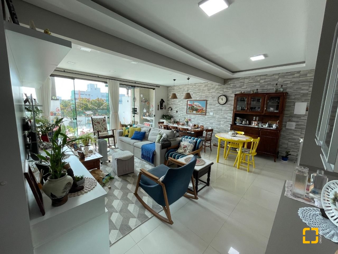 Apartamento com 170m², 5 quartos (sendo 2 suítes), 1 garagem, no bairro Ingleses em Florianópolis