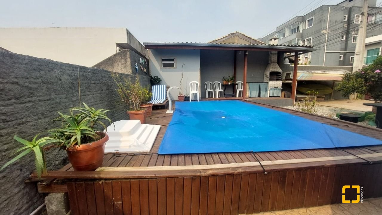 Casa com 104m², 3 quartos, 3 garagens, no bairro Ingleses em Florianópolis