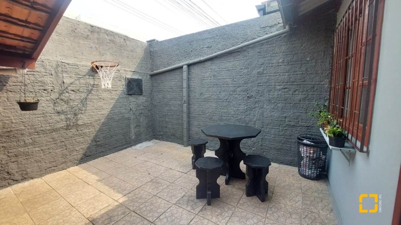 Casa com 104m², 3 quartos, 3 garagens, no bairro Ingleses em Florianópolis