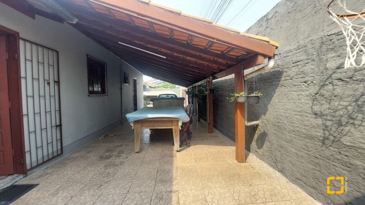 Casa com 104m², 3 quartos, 3 garagens, no bairro Ingleses em Florianópolis