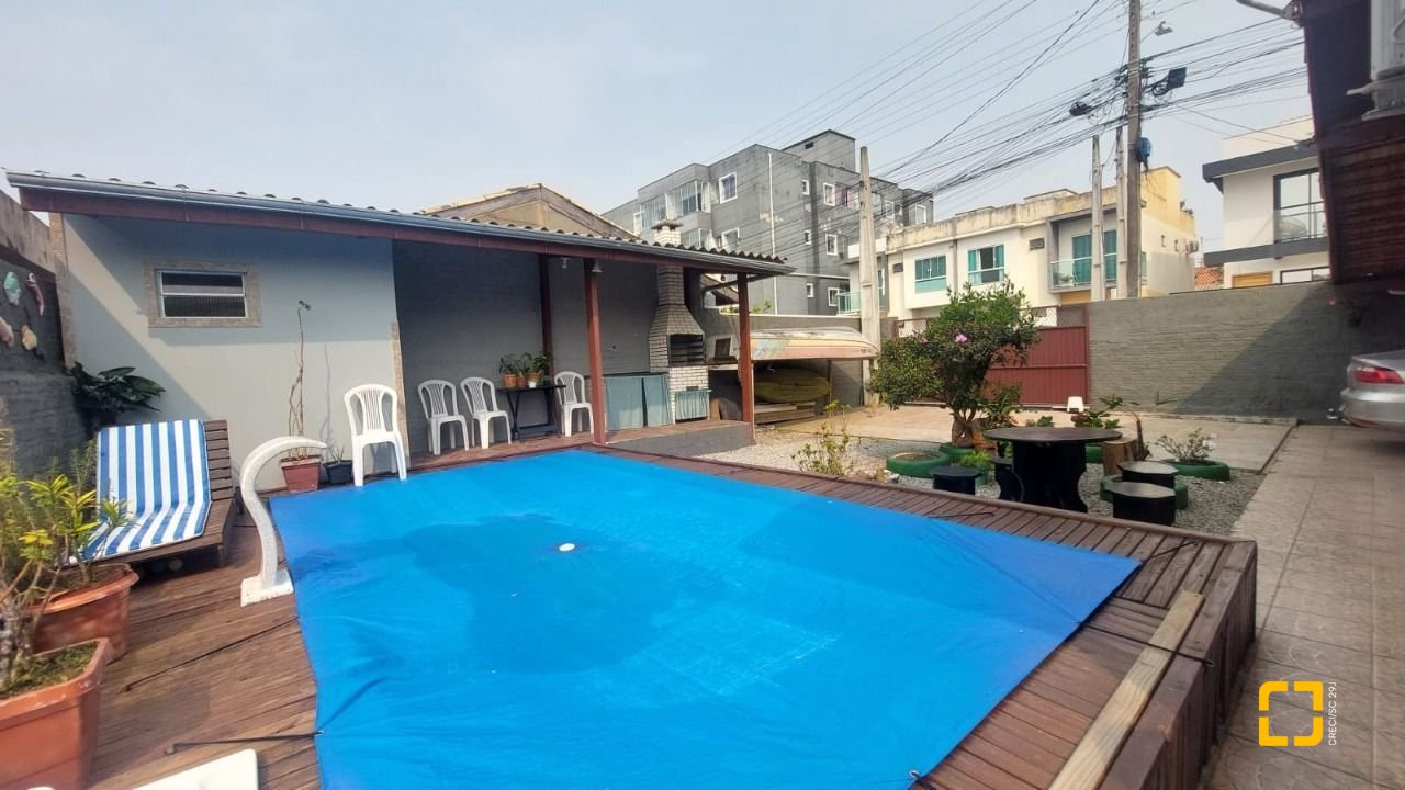 Casa com 104m², 3 quartos, 3 garagens, no bairro Ingleses em Florianópolis