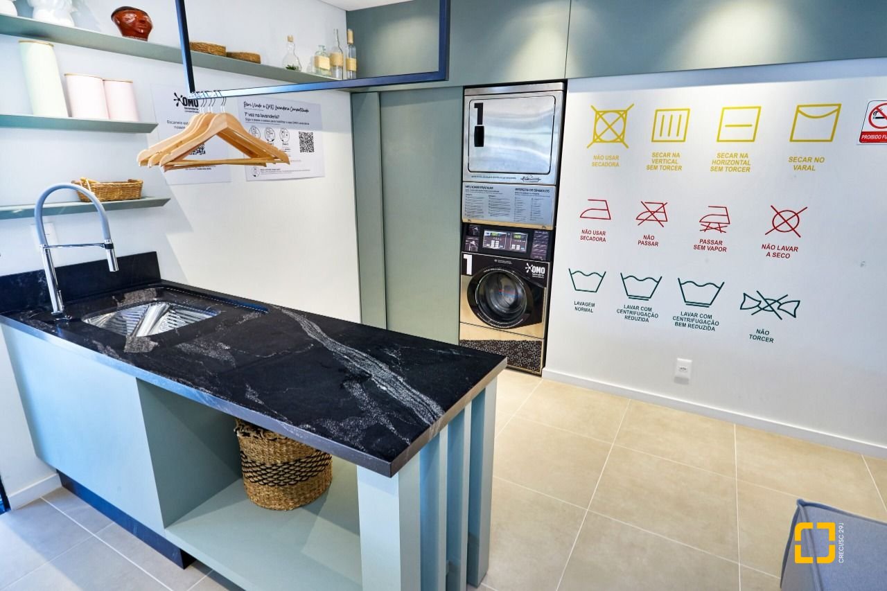 Apartamento com 77m², 4 quartos (sendo 2 suítes), 2 garagens, no bairro Estreito em Florianópolis