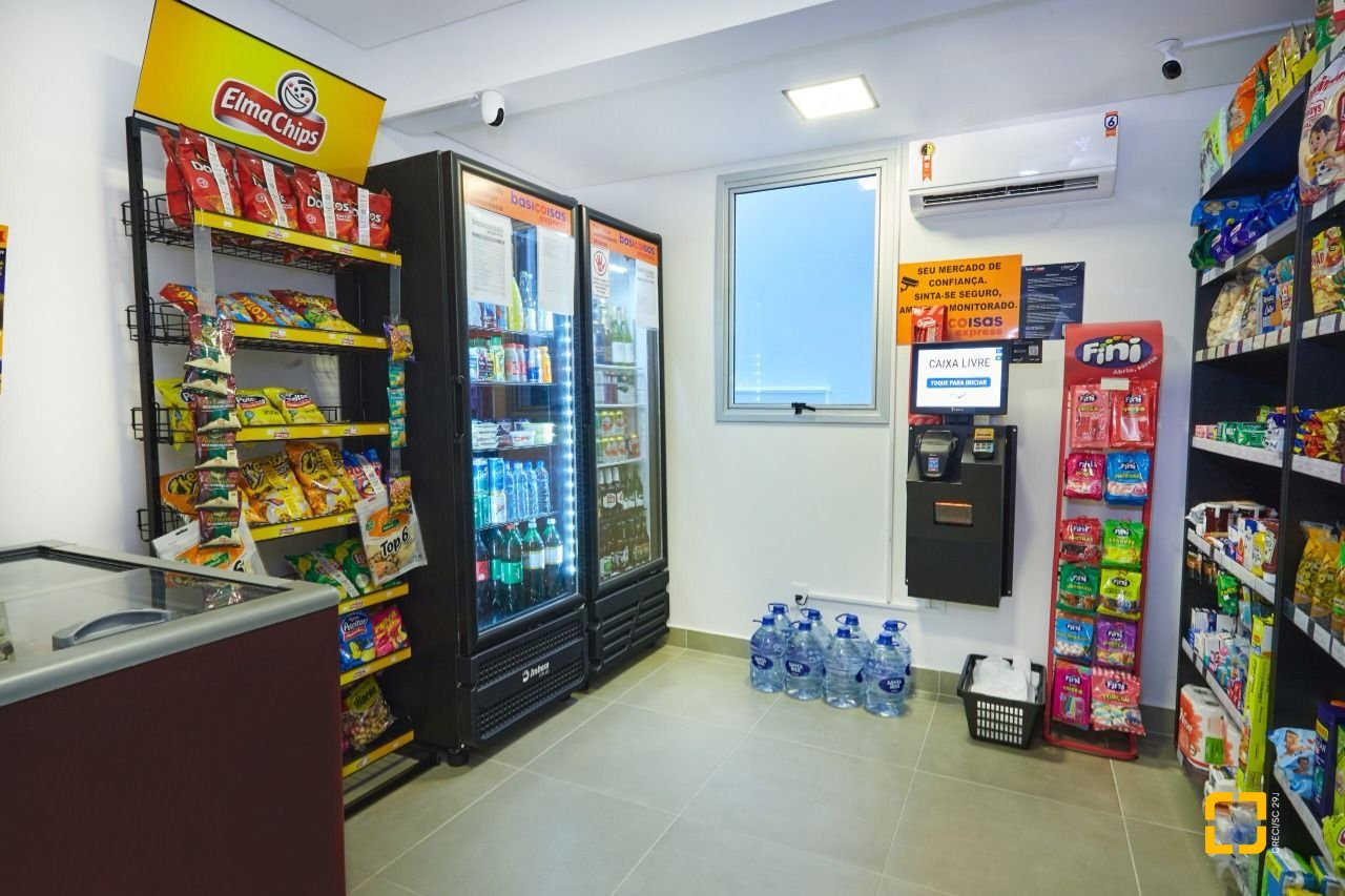 Apartamento com 77m², 4 quartos (sendo 2 suítes), 2 garagens, no bairro Estreito em Florianópolis