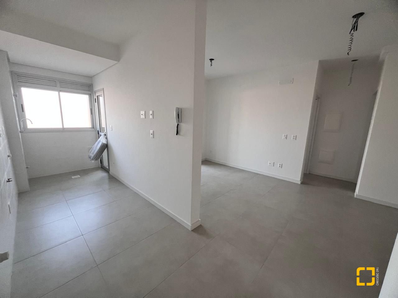 Apartamento com 77m², 4 quartos (sendo 2 suítes), 2 garagens, no bairro Estreito em Florianópolis