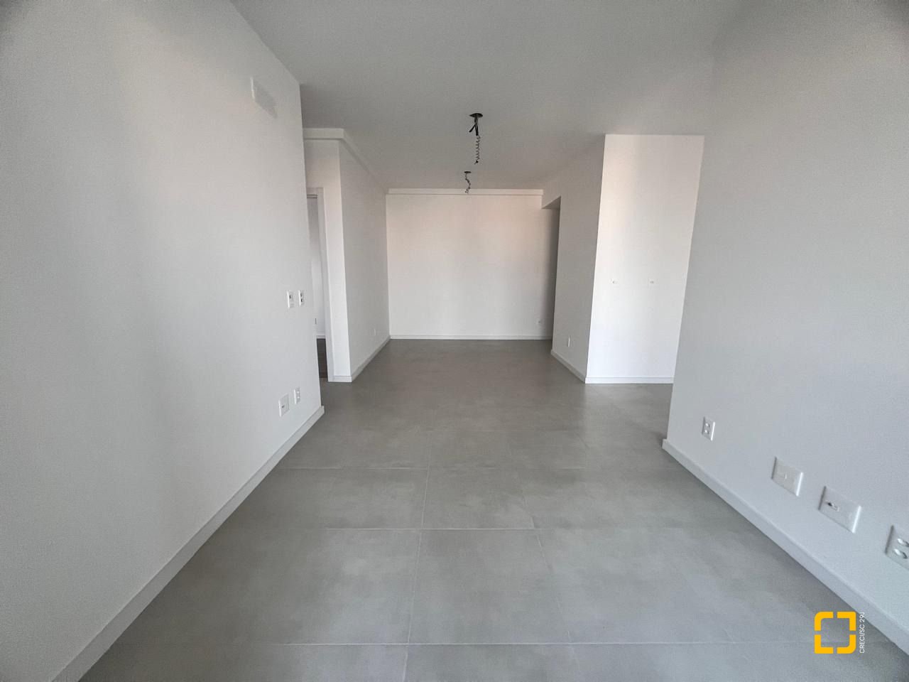 Apartamento com 77m², 4 quartos (sendo 2 suítes), 2 garagens, no bairro Estreito em Florianópolis