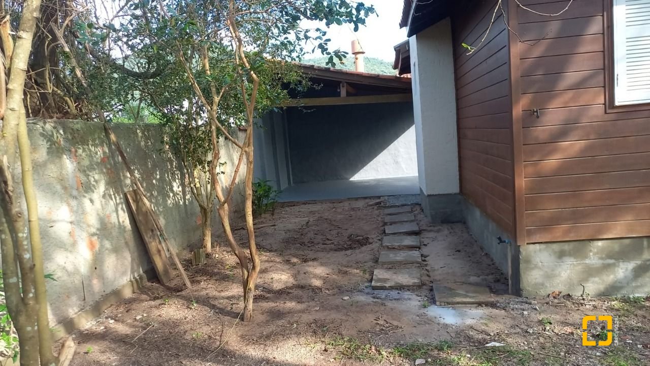 Casa com 60m², 3 quartos, 1 garagem, no bairro Rio Vermelho em Florianópolis