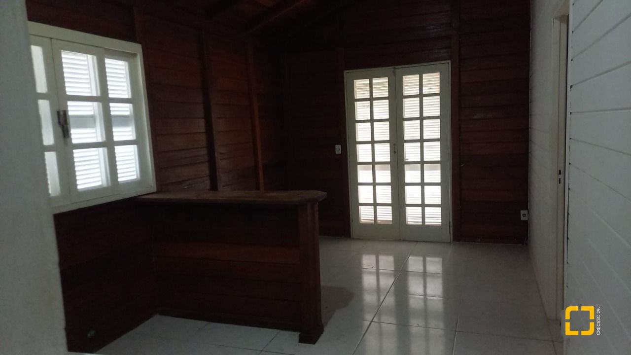 Casa com 60m², 3 quartos, 1 garagem, no bairro Rio Vermelho em Florianópolis