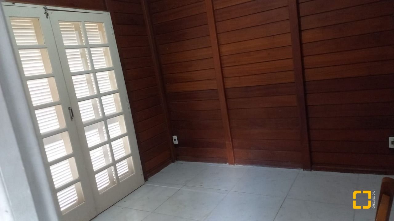 Casa com 60m², 3 quartos, 1 garagem, no bairro Rio Vermelho em Florianópolis