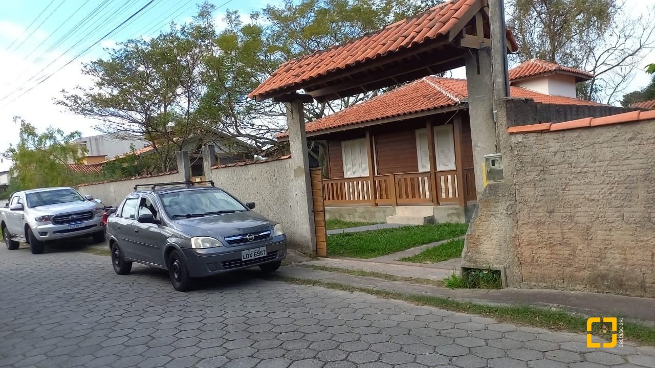Casa com 60m², 3 quartos, 1 garagem, no bairro Rio Vermelho em Florianópolis