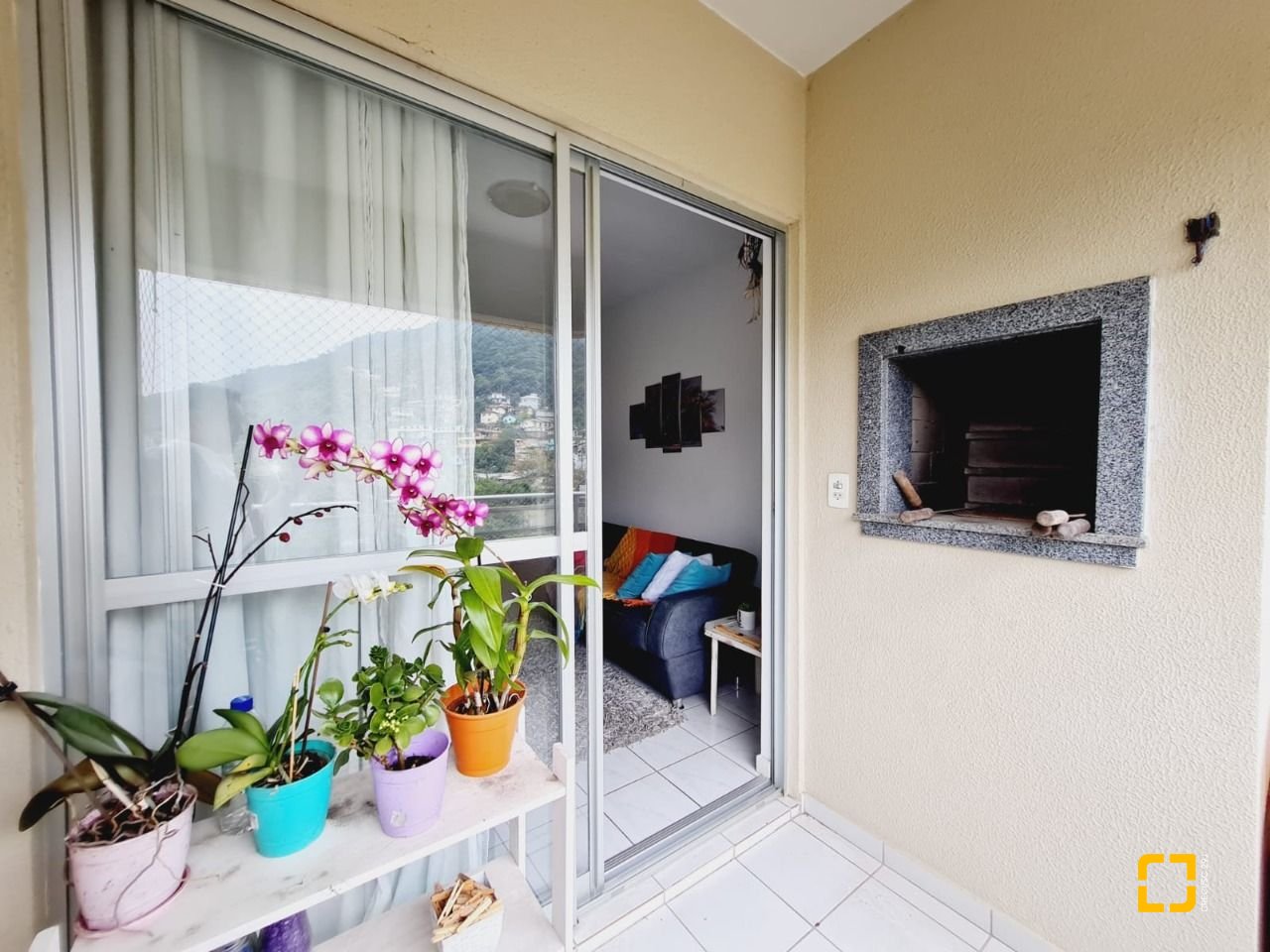 Apartamento com 48m², 1 quarto, 1 garagem, no bairro Saco Grande em Florianópolis