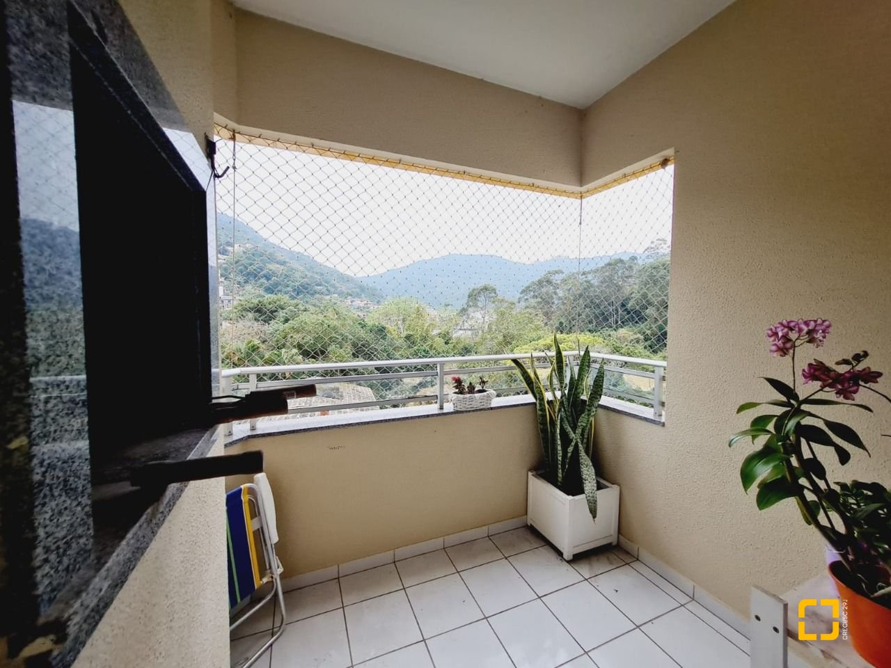 Apartamento com 48m², 1 quarto, 1 garagem, no bairro Saco Grande em Florianópolis